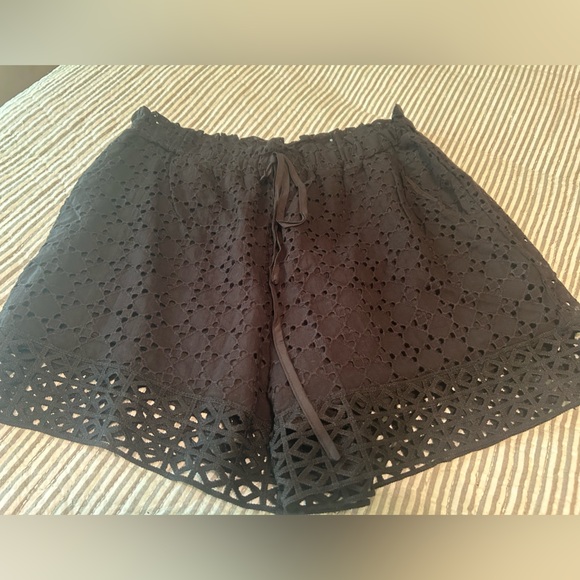 Cupshe paper bag waist shorts, never worn, large - Picture 2 of 7